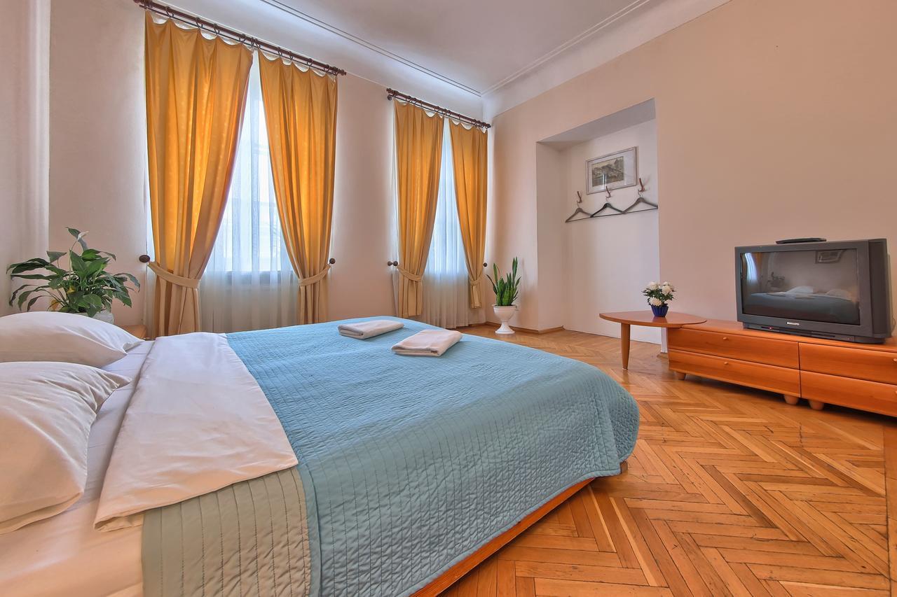 Zizu Hotel Saint Petersburg Ngoại thất bức ảnh